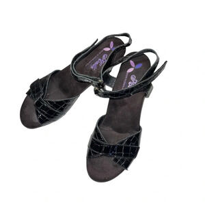 Hello Comfort Black Faux Leather Reptile Heeled Sandals Size 8 Women’s